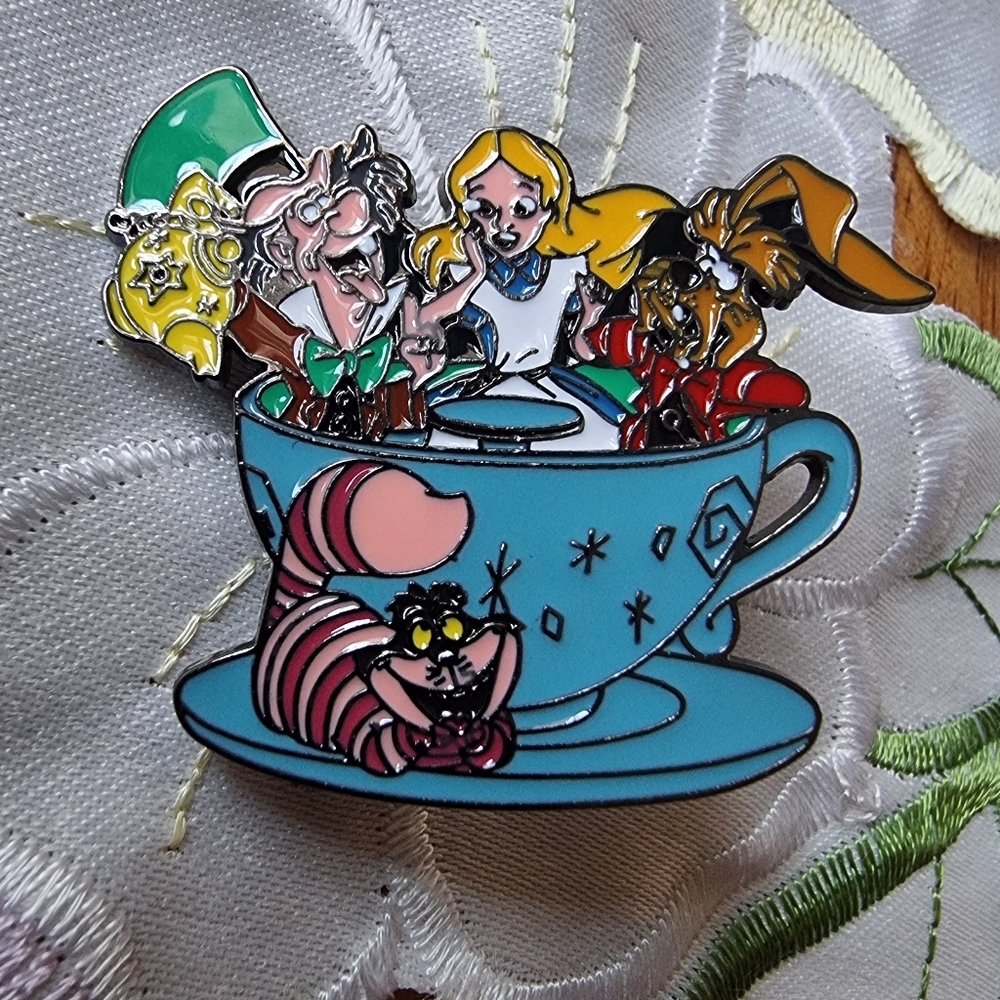 🆕️ Alice in Wonderland & Friends In Teacup Enamel Pin